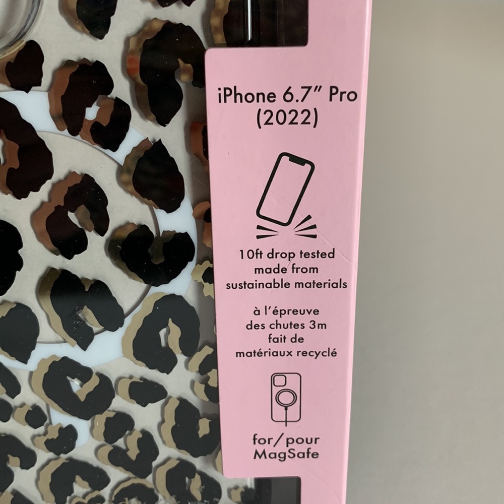 Kate Spade  Protective Hardshell Magsafe Case for iPhone 14 Pro Max - Leopard - Picture 2 of 7